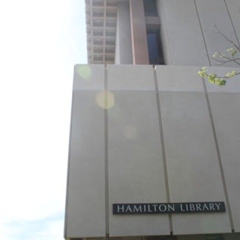 10/14/2011 tarihinde Philip W.ziyaretçi tarafından Hamilton Library'de çekilen fotoğraf