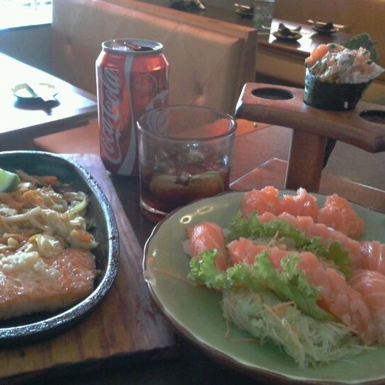 Foto tomada en Zensei Sushi  por Edson G. el 5/18/2012