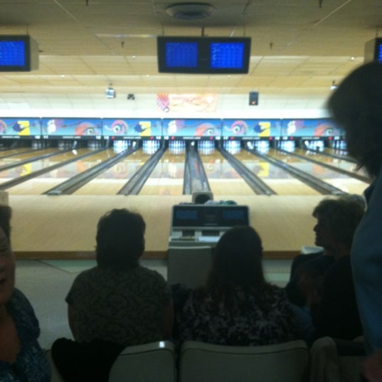 Oakwood Lanes 5 tips from 483 visitors