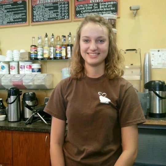 Foto scattata a Yola&#39;s Café &amp; Coffee Shop of Madison da Wendy S. il 1/9/2012