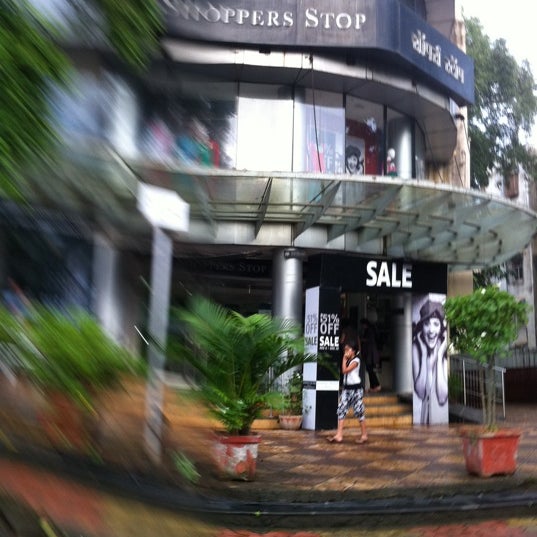Shoppers Stop Department Store in Kandivali West