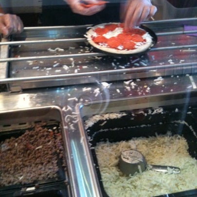 8/9/2012にDennis Y.がPie Five Pizzaで撮った写真