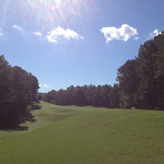 Das Foto wurde bei Robert Trent Jones Golf Trail at Oxmoor Valley von Dee S. am 9/10/2012 aufgenommen