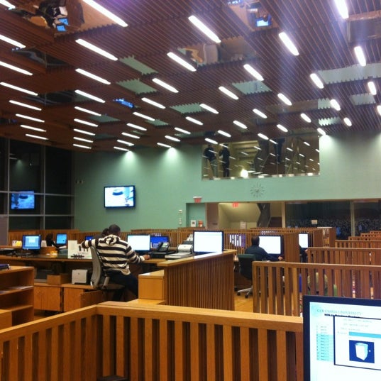 4/24/2012 tarihinde Brian W.ziyaretçi tarafından Science &amp; Engineering Library'de çekilen fotoğraf