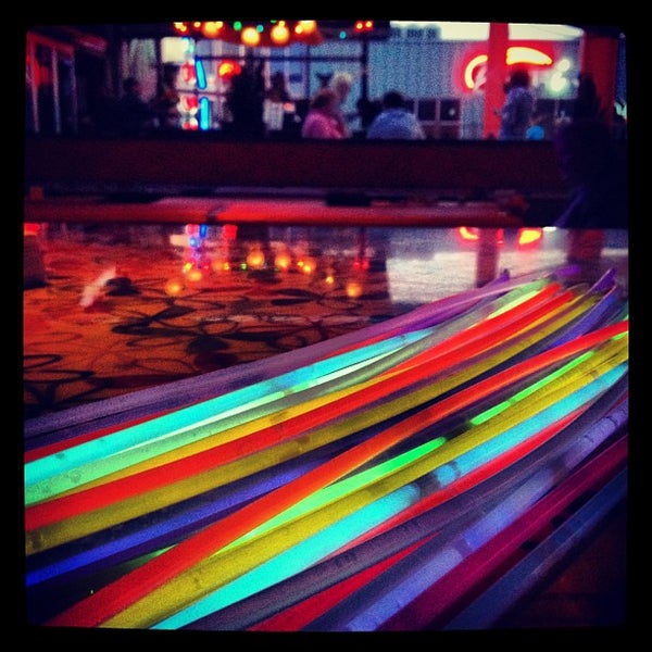 5/9/2012にKyla E.がShark Barで撮った写真