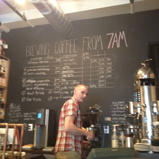 Das Foto wurde bei 1215 Wine Bar &amp; Coffee Lab von Nate W. am 5/22/2012 aufgenommen