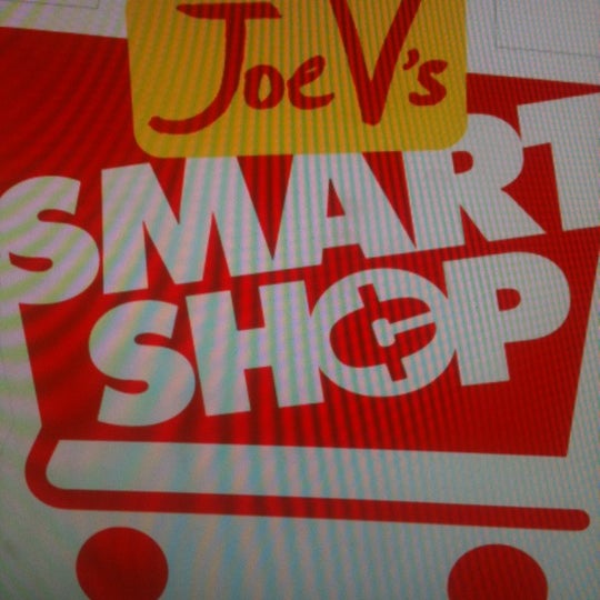 รูปภาพถ่ายที่ Joe V&#39;s Smart Shop โดย Anthony P. เมื่อ 4/22/2011