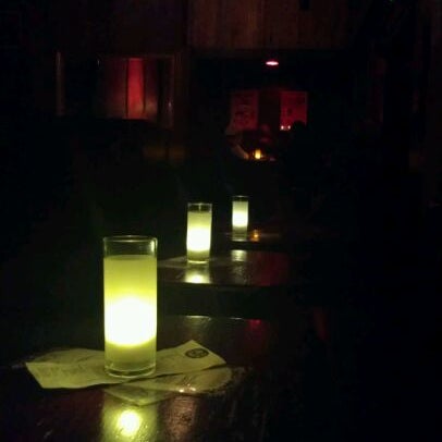1/20/2012에 Don B.님이 Moe Bar에서 찍은 사진