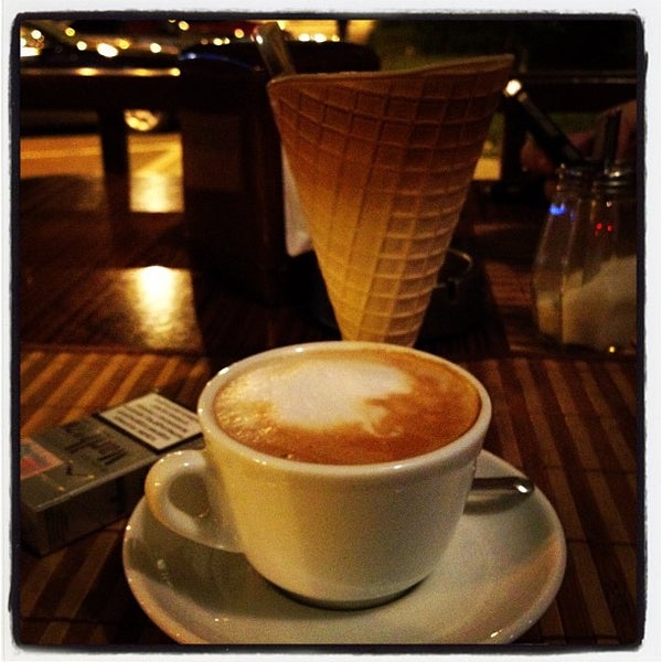 Photo taken at Corso Coffee by Assalom N. on 8/3/2012