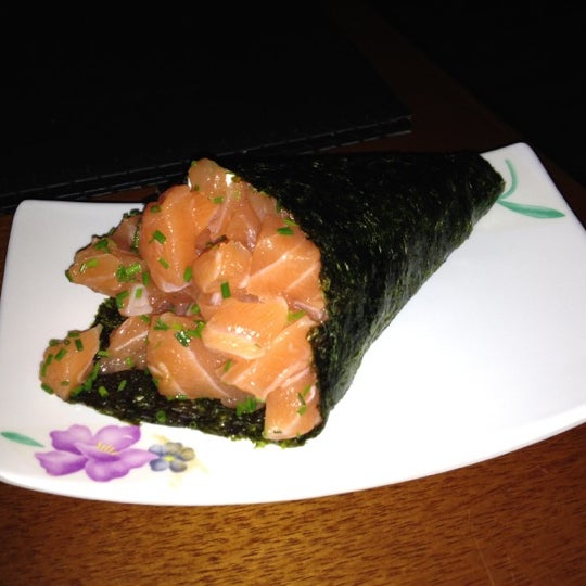 4/19/2012にPatricia A.がH2O Sushi Barで撮った写真
