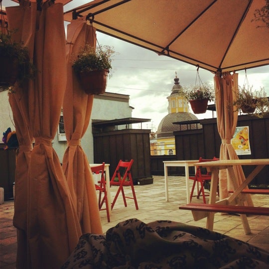 7/14/2012 tarihinde Anastasia K.ziyaretçi tarafından Lemonade Roof'de çekilen fotoğraf
