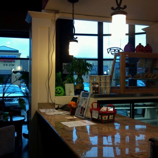 Photo taken at Coffee Villa by Sabrina B. on 11/23/2011