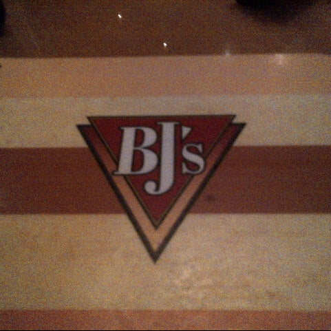 8/12/2012にLeah H.がBJ&#39;s Restaurant &amp; Brewhouseで撮った写真