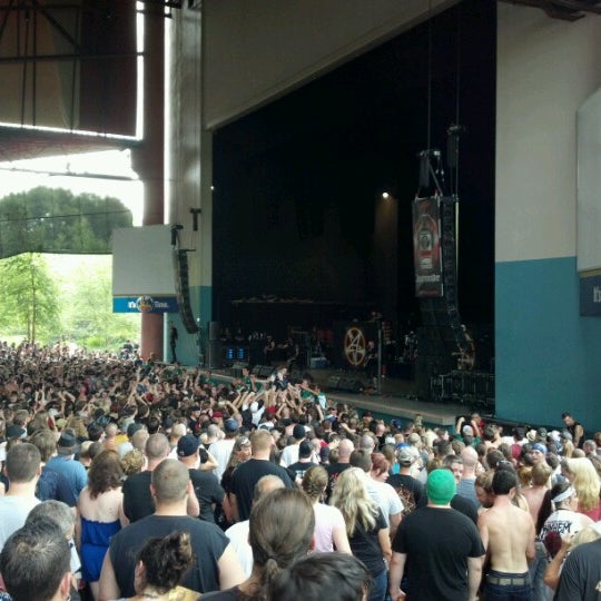 รูปภาพถ่ายที่ PNC Pavilion โดย Cj R. เมื่อ 7/24/2012