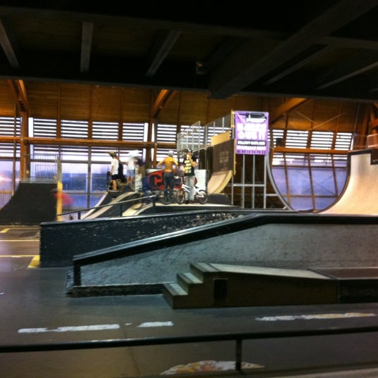 Photo taken at Skate Park de Lyon by Cupertino on 9/2/2011
