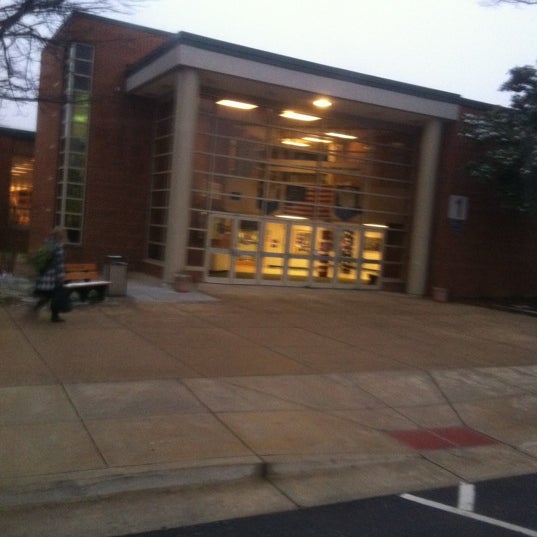 Washington Irving Middle School Middle School in Springfield