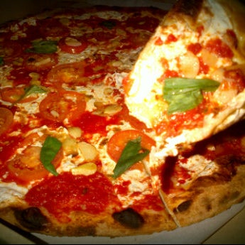 Foto diambil di Antika Restaurant &amp; Pizzeria oleh Pamela W. pada 1/14/2012
