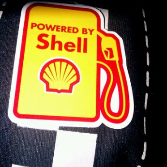 Photo taken at Shell by DidiTH Ad! W. on 10/9/2011