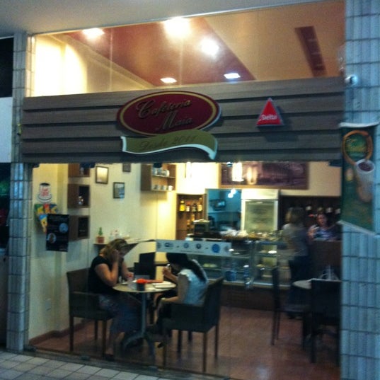 Foto tirada no(a) Cafeteria Maia por Flavia G. em 5/28/2012