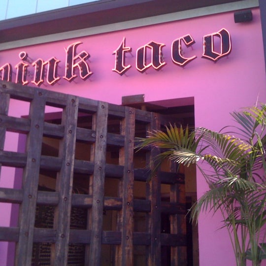 7/16/2011 tarihinde gina m.ziyaretçi tarafından Pink Taco'de çekilen fotoğraf