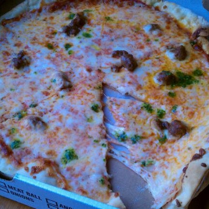 Foto tomada en Nice Pizza  por Amik ☠. el 8/1/2011