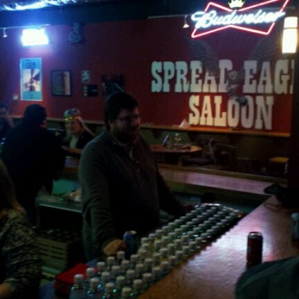Foto tirada no(a) Scotty&#39;s Elm St. Saloon por Mike D. em 2/4/2012