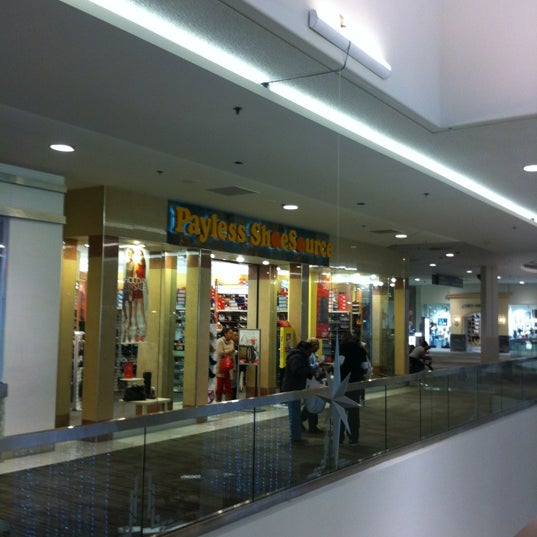 payless broadway mall