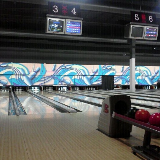 Photo taken at Lanes, Trains And Automobiles by Josh D. on 1/19/2012