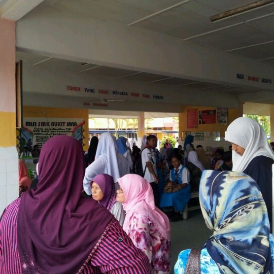 Fotos Em Sekolah Menengah Kebangsaan Bukit Jana Ensino Medio Em Kamunting