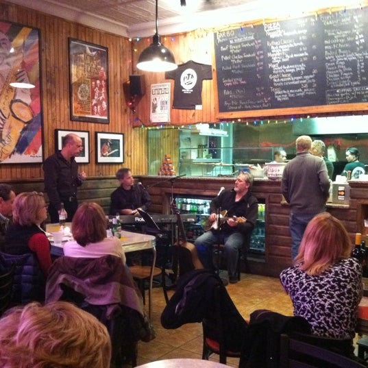 Photo taken at Ruthie&#39;s Bar-B-Q &amp; Pizza by Helene on 12/17/2011