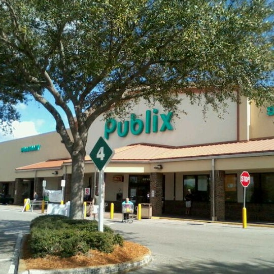 Publix Grocery Store in Lakeland