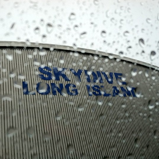 รูปภาพถ่ายที่ Skydive Long Island โดย MaRiNi🌷 A. เมื่อ 4/22/2012