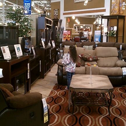Foto tomada en American Furniture Warehouse  por Supovadea el 1/21/2012