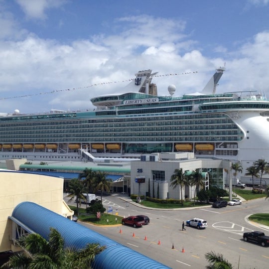 Beautiful Architecture Inside the Royal Caribbean Liberty of the Seas  Cruise Ship Editorial Photography - Image of modern, ship: 166210967