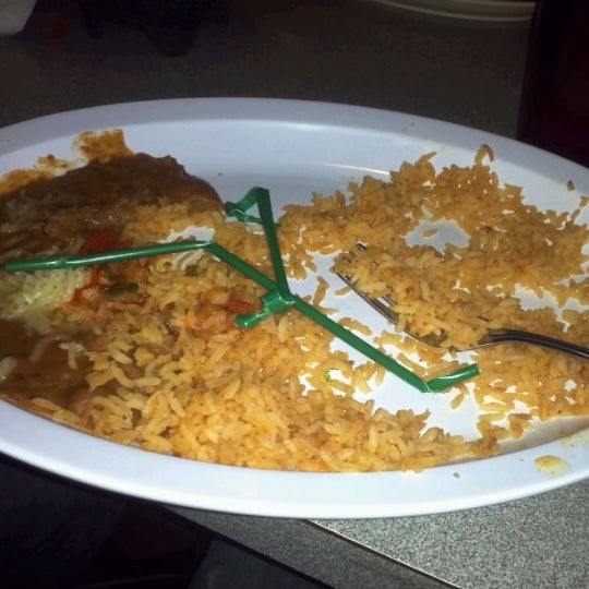 Foto diambil di Jalisco&#39;s Mexican Restaurant oleh Tauiotamu S. pada 12/3/2011