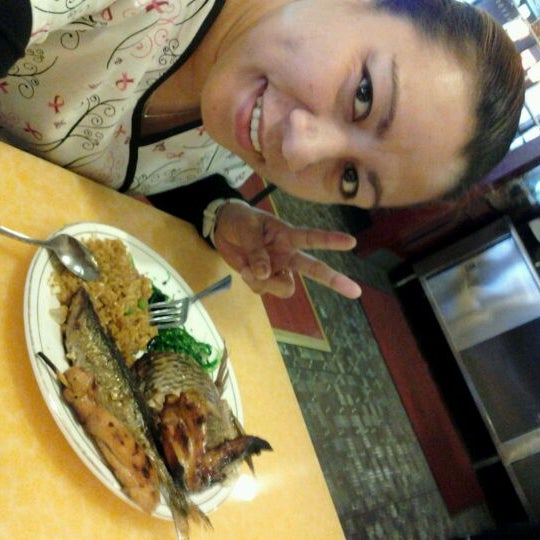 Photo taken at Yummy Buffet Chicago by Emee Liezel Q. on 11/29/2011