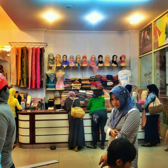 Grand Monalisa Tekstil Clothing Store