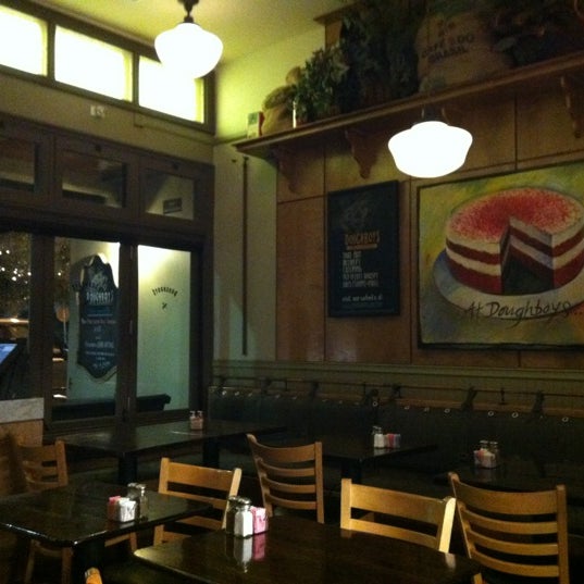 Снимок сделан в Doughboys Cafe &amp; Bakery пользователем J V. 8/12/2012