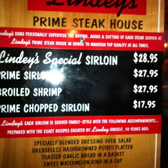 Снимок сделан в Lindey&#39;s Prime Steak House пользователем Kevin H. 4/15/2011