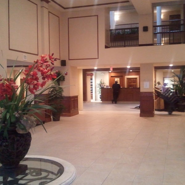 Das Foto wurde bei Hilton Garden Inn von L.V S. am 8/7/2011 aufgenommen
