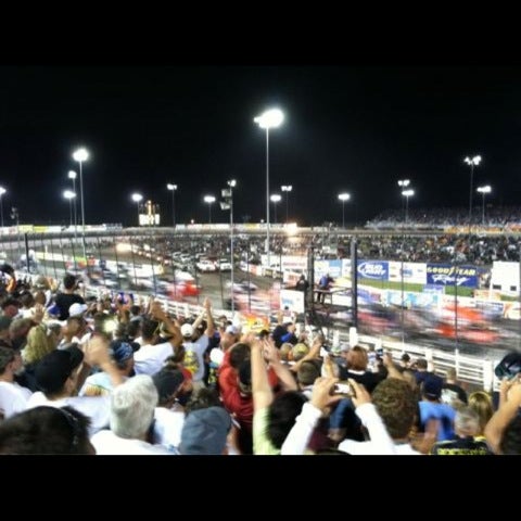 Foto diambil di Knoxville Raceway oleh Teejay V. pada 8/21/2011
