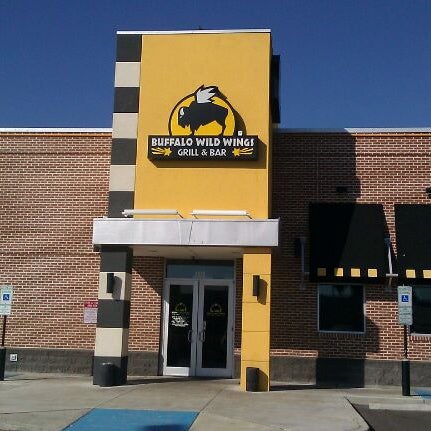 buffalo wild wings apple valley