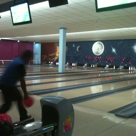 11/13/2011 tarihinde Fernando K.ziyaretçi tarafından Star Bowling'de çekilen fotoğraf