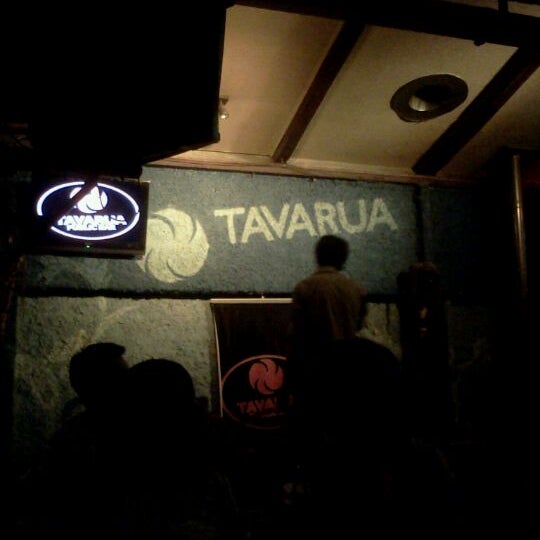 Снимок сделан в Tavarua Public Bar пользователем J Marcelo L. 2/18/2012
