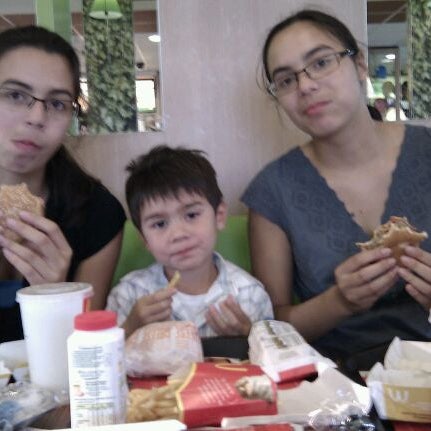 Foto scattata a McDonald&#39;s da M C. il 9/2/2011