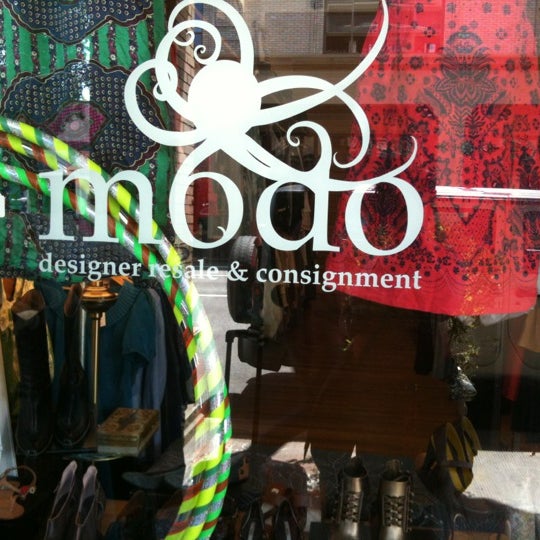 7/16/2012 tarihinde Sakena P.ziyaretçi tarafından Modo Boutique'de çekilen fotoğraf