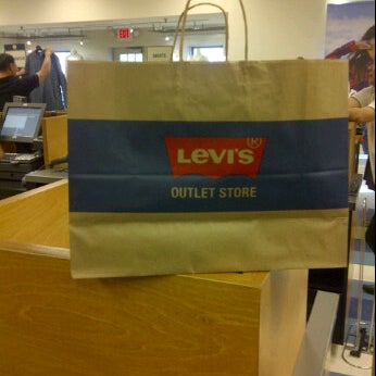 Levi's Outlet Store - 549 S Chillicothe Rd #130