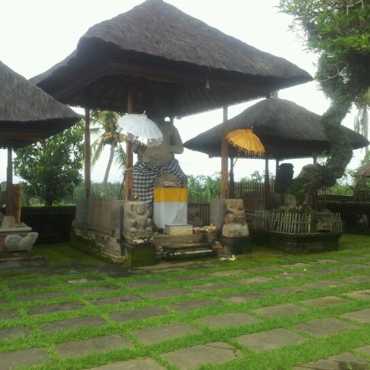 Photo taken at Pura Samuan Tiga by Turah A. on 1/22/2012