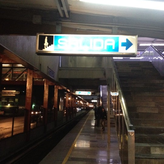 Fotos en Metro Xola Estación de metro en Benito Juárez