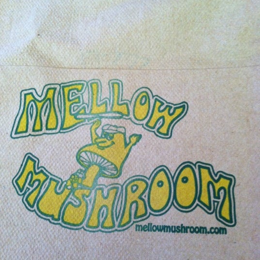 Photo taken at Mellow Mushroom by Courtney on 8/11/2012
